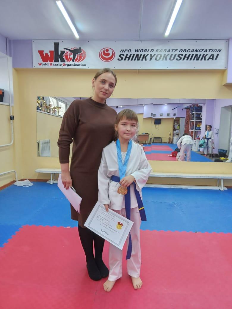 Наша ученица 3 «Б» класса  Джанкулакова Томирис, на соревнованиях по каратэ заняла первое место